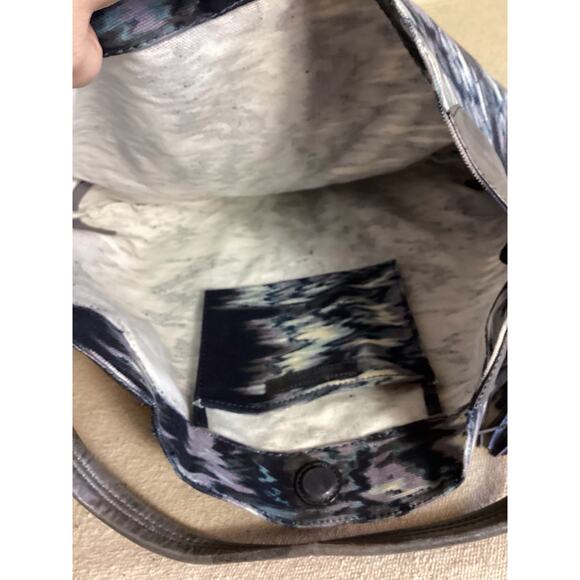 Banana Republic hobo bag Water Color fabric and Leather top handle tote EUC - Picture 7 of 8